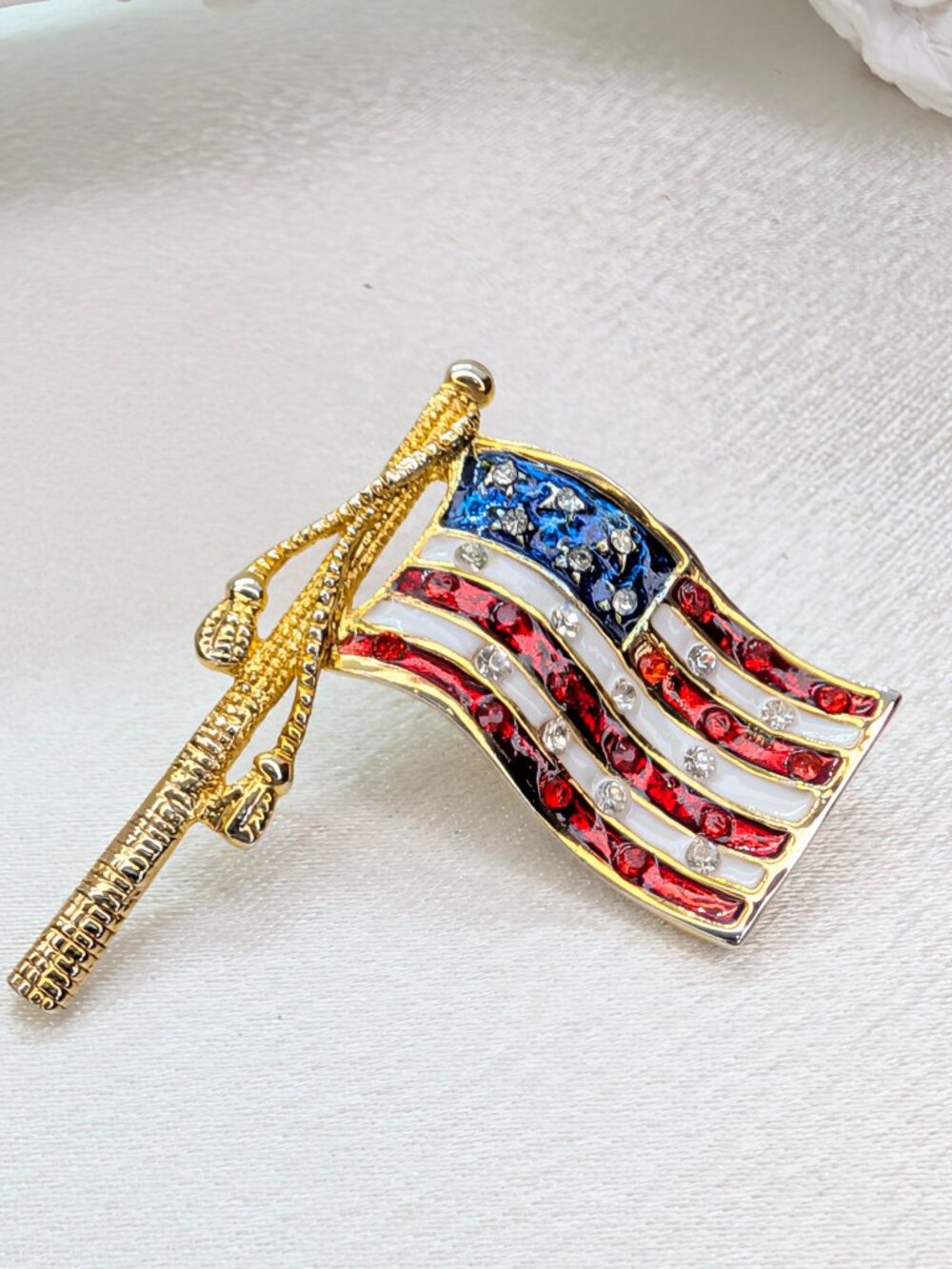 NEW Patriotic American Flag Put 'Em Pin - Picture 2 of 5